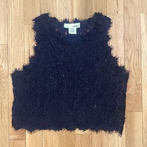 LACE BLACK CROP TOP MEDIUM